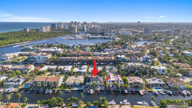 Building Photo - 2739 NE 15th St