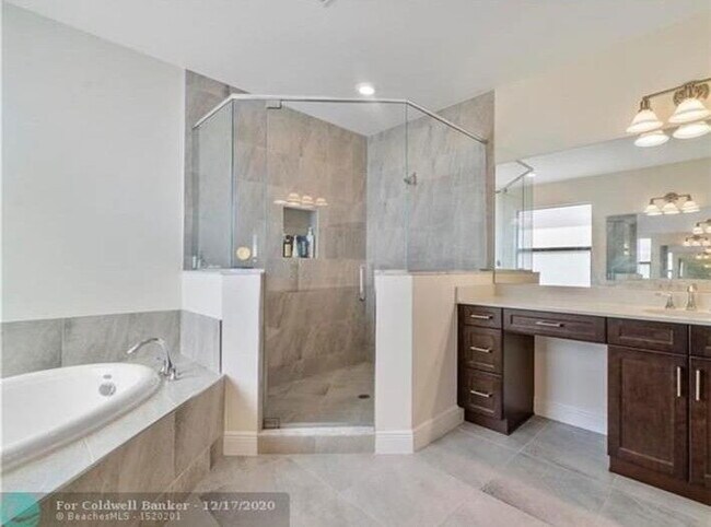 Building Photo - 11795 Waterway Cir