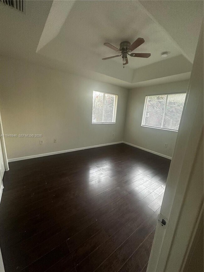 Building Photo - 2440 SE 14th Ave