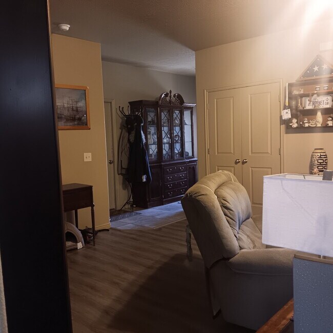 Building Photo - "Spacious 3-Bedroom Duplex Oasis in Hurricane, UT – 2 Full Baths & 1,263 Sq Ft of Comfort!"