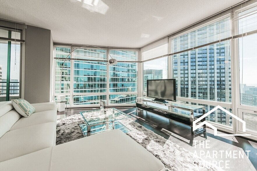 Building Photo - 345 E Ohio St