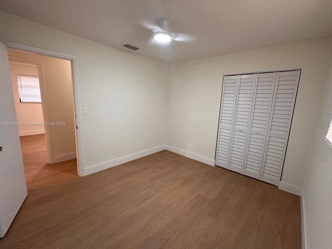 Building Photo - 1150 SW 12th St