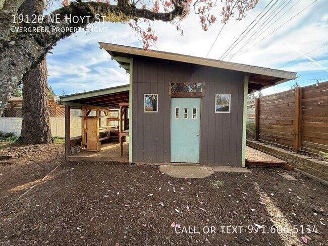 Building Photo - 19120 NE Hoyt St