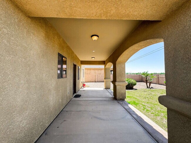 Building Photo - Spacious 4-Bed, 3-Bath Gem with 1804 Sq. F...