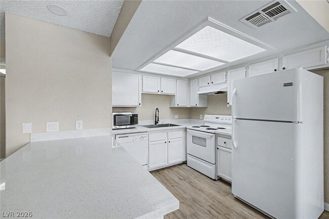 Building Photo - 1513 Cedar Rock Ln