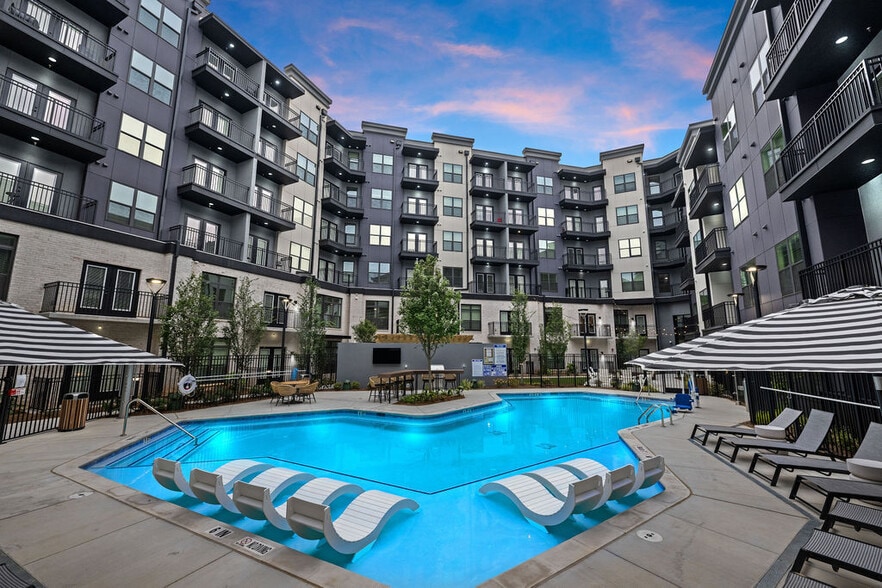 Pool and Outside Grill - The Hawkins