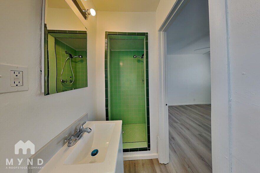 Building Photo - 538 Madison Ave