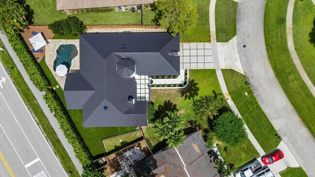 Building Photo - 404 Indigo Ave