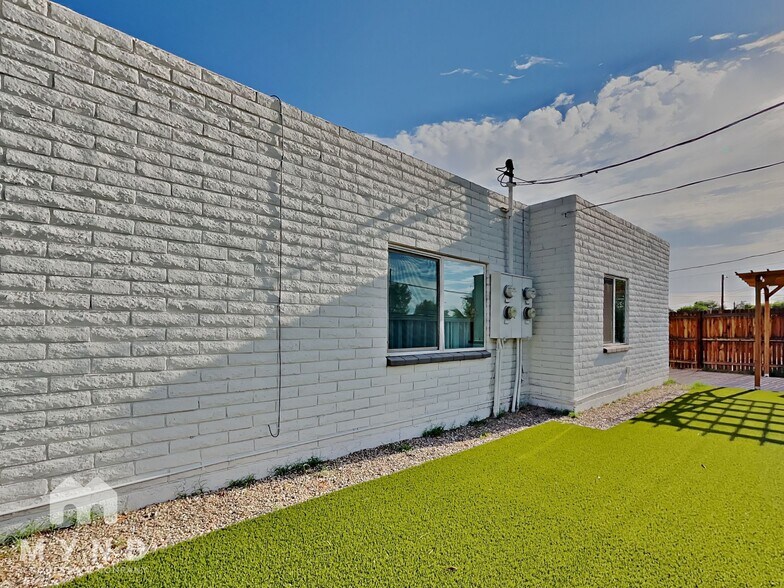 Building Photo - 1849 E Virginia Ave