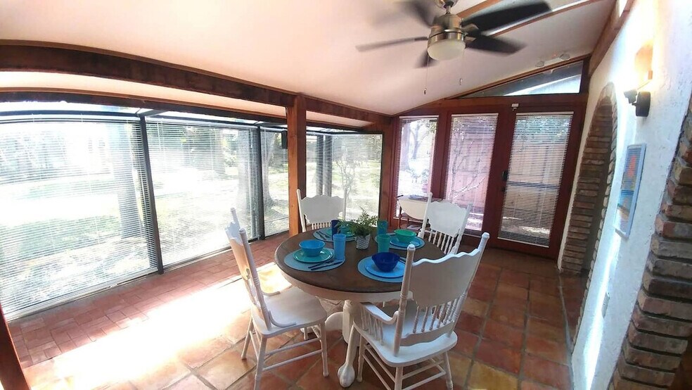 Building Photo - 408 Harrison Ave