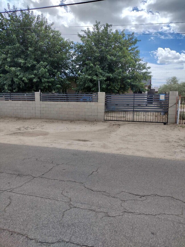 Primary Photo - 9540 E Ave T8