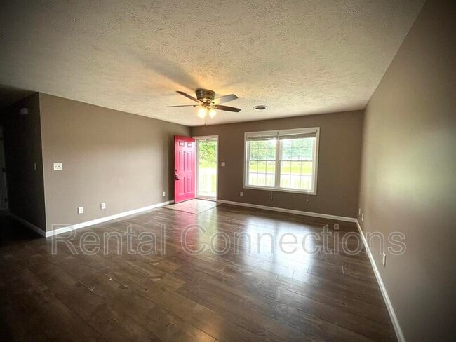 Building Photo - 1806 Bridge