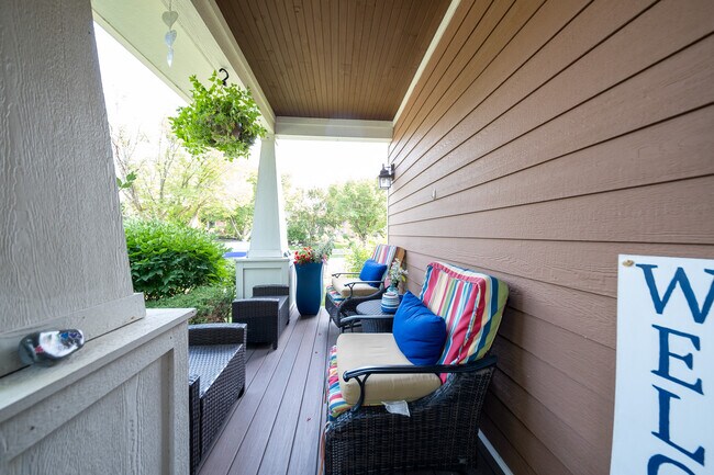Building Photo - 15615 Dunberry Way