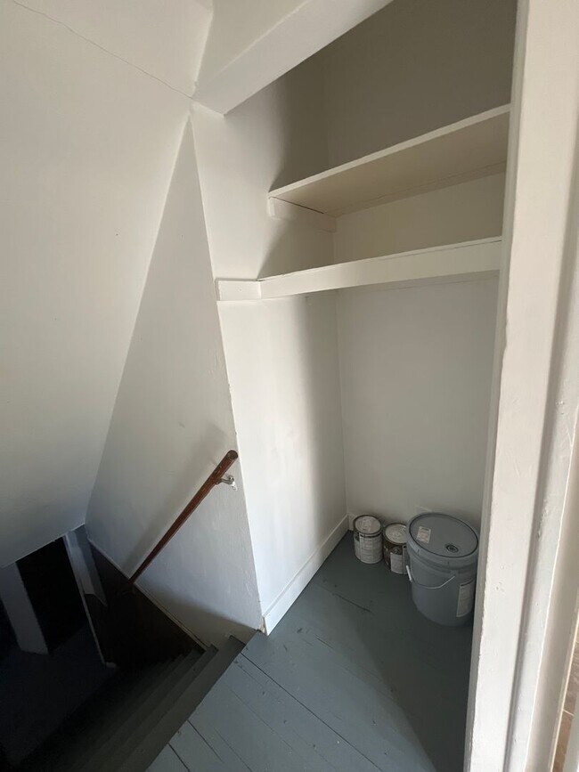 Building Photo - 4 bedroom, 2 bathroom home in the peaceful community of Mahtomedi access to White Bear Lake