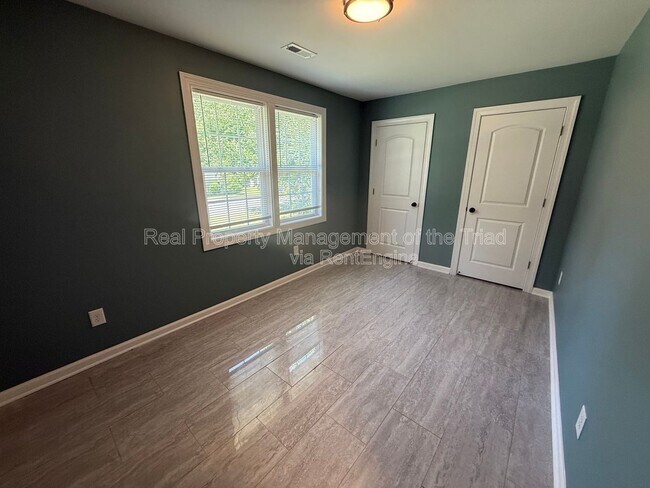 Building Photo - 600 Tipperary Dr