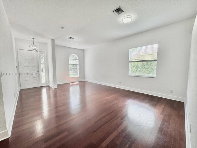 Building Photo - 4451 Laurel Pl