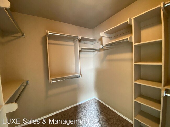 Building Photo - 4 br, 2 bath House - 2405 NW 152nd Street