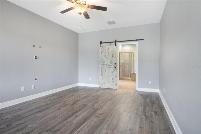 Building Photo - 6827 Park Strand Dr