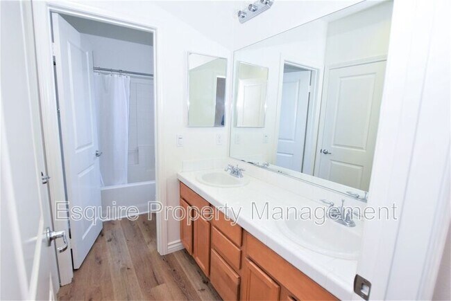 Building Photo - 363 Feather River Pl