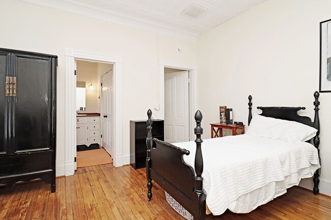 Building Photo - Beautifully Restored Ivy Residence, Fully Furnished with Utilities Included