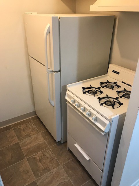 Building Photo - 114 South