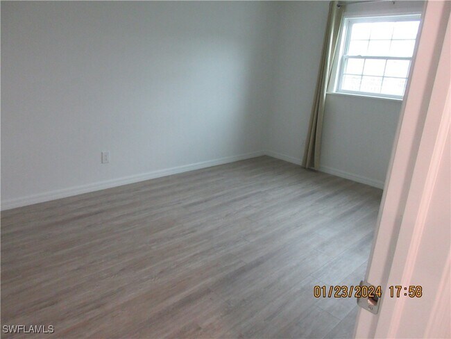 Building Photo - 3330 N Key Dr