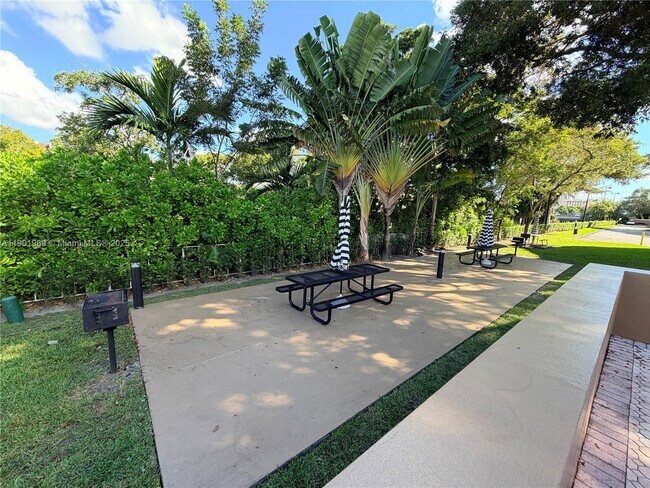 Building Photo - 7715 SW 86th St