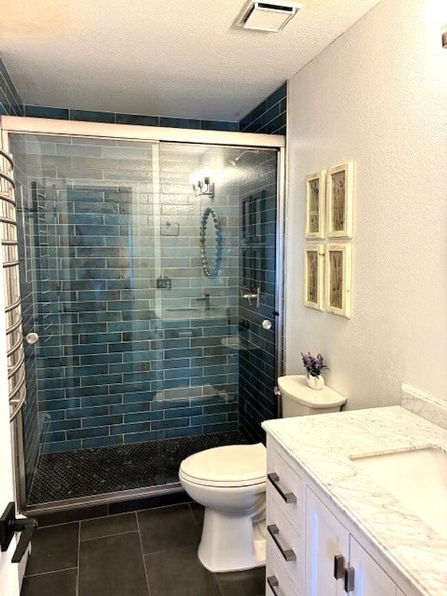 Building Photo - Long Term Rental- Buffalo Ridge/Village 403CC