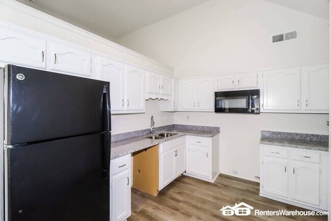Building Photo - Newly Remodeled Southaven Home