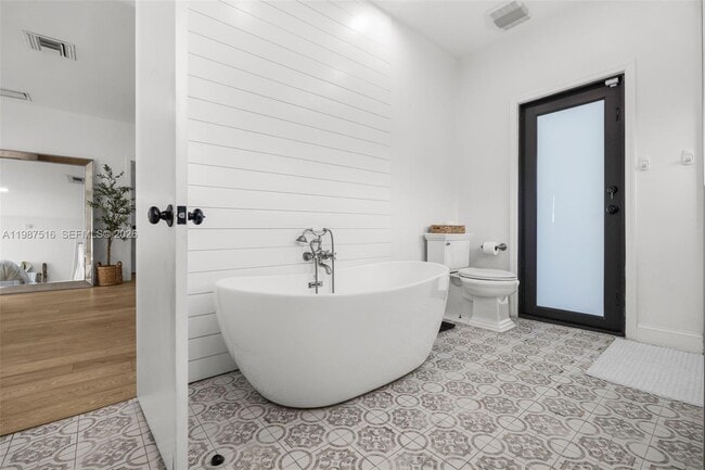 Building Photo - 14615 SW 77th Ct