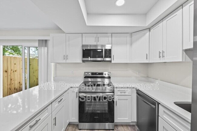 Building Photo - 1848 Willowood Dr