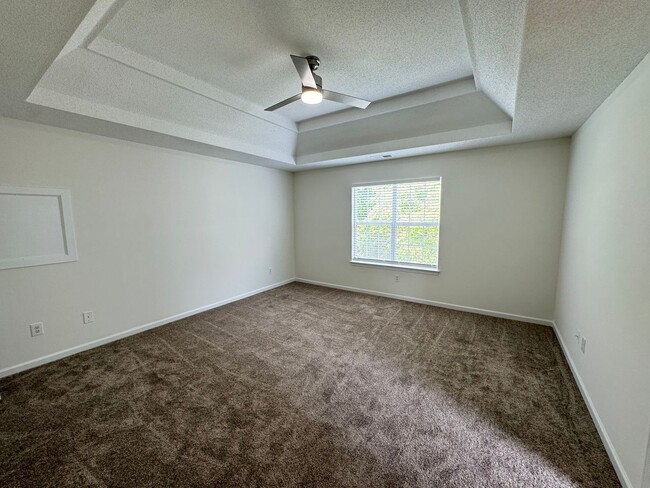 Building Photo - 6718 Pole Creek Dr