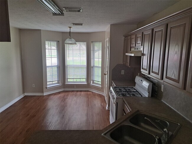 Building Photo - 26815 Cypresswood Dr