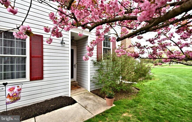 Building Photo - 800 Beacon Ct