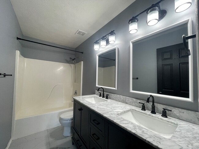 Building Photo - 2930 Blackhawk Dr