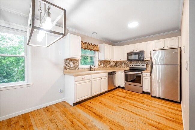 Building Photo - 60 Remington Pl