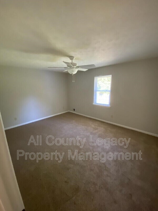 Building Photo - 3132b Dove Ct SW