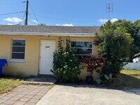 Building Photo - 3660 Coconut Rd