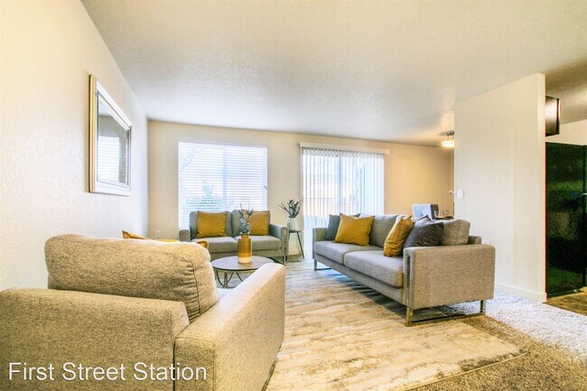 Building Photo - 16119 SE 1st St