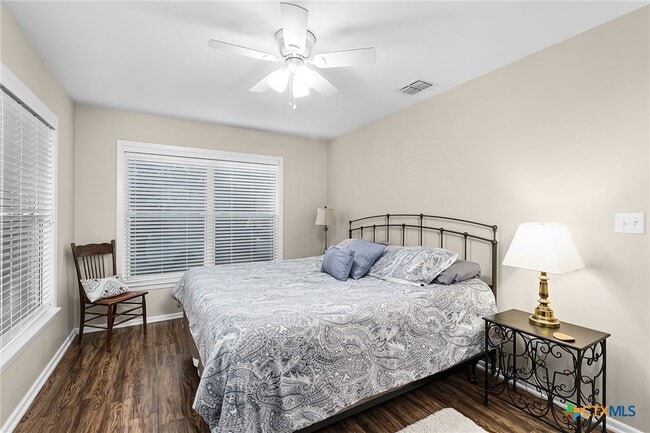 Building Photo - 2052 Gruene Rd