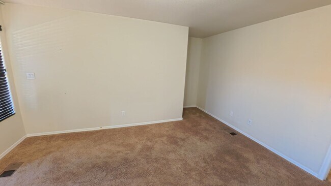Building Photo - 1651 Domino Dr SE