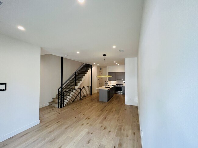 Building Photo - 3BD, 3.5BA West Wash Park Townhome with 2-Car Garage