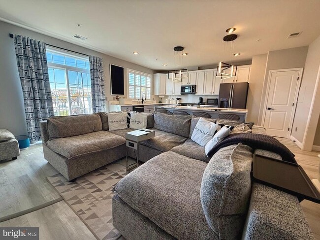 Building Photo - 7548 Morris St