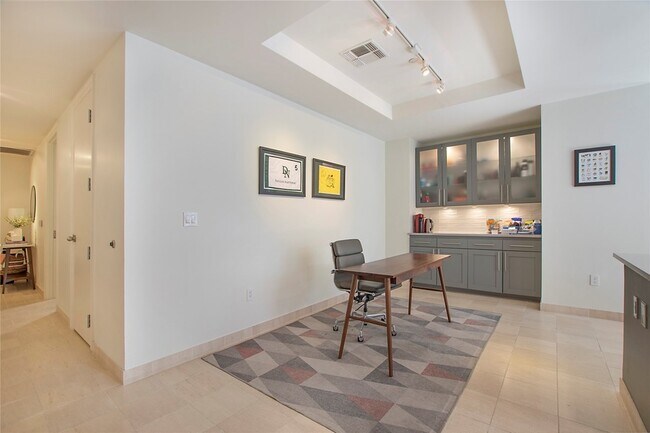 Building Photo - 1505 Elm St