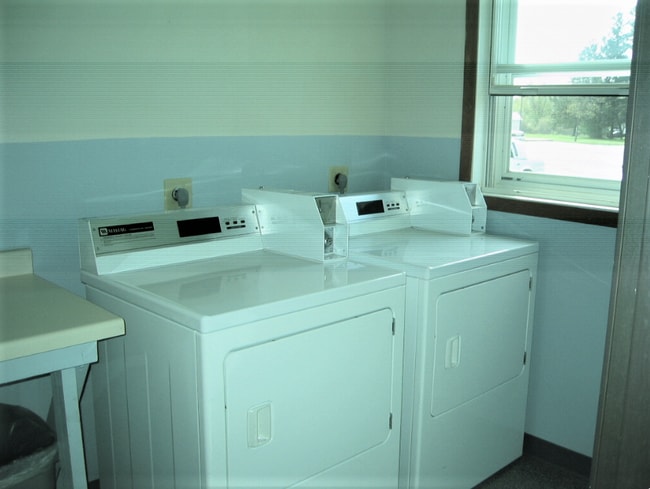 Building Photo - Black Creek Apartments