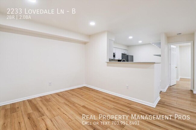Building Photo - 2233 Lovedale Ln