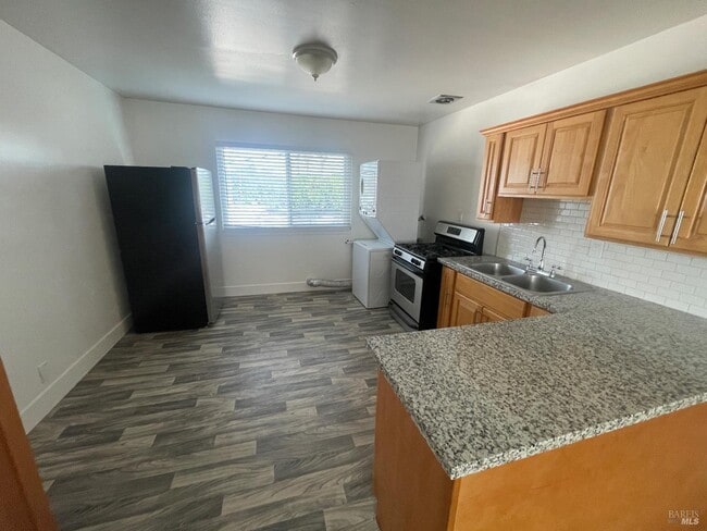 Building Photo - 2008 Marin St