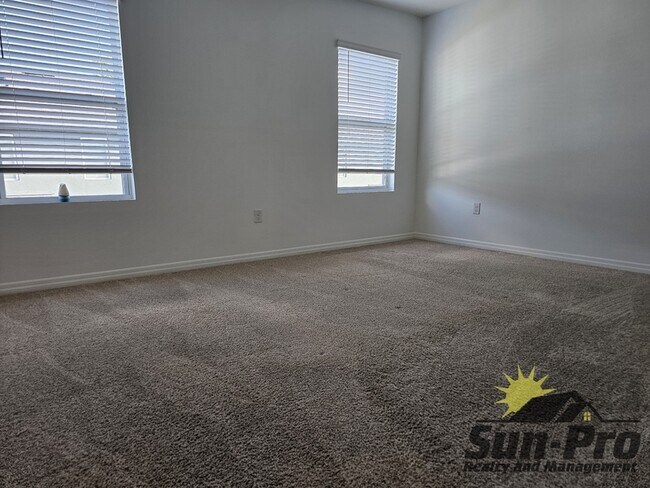 Building Photo - 11 1st St