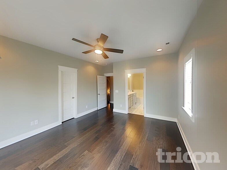 Building Photo - 6817 Charlotte Pike