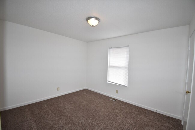 Building Photo - 3264 Tower Dr